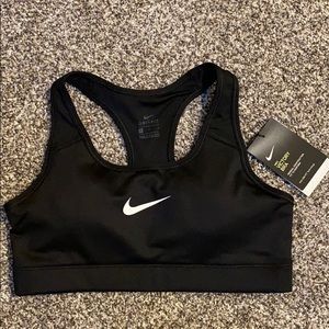 Nike victory padded sports bra